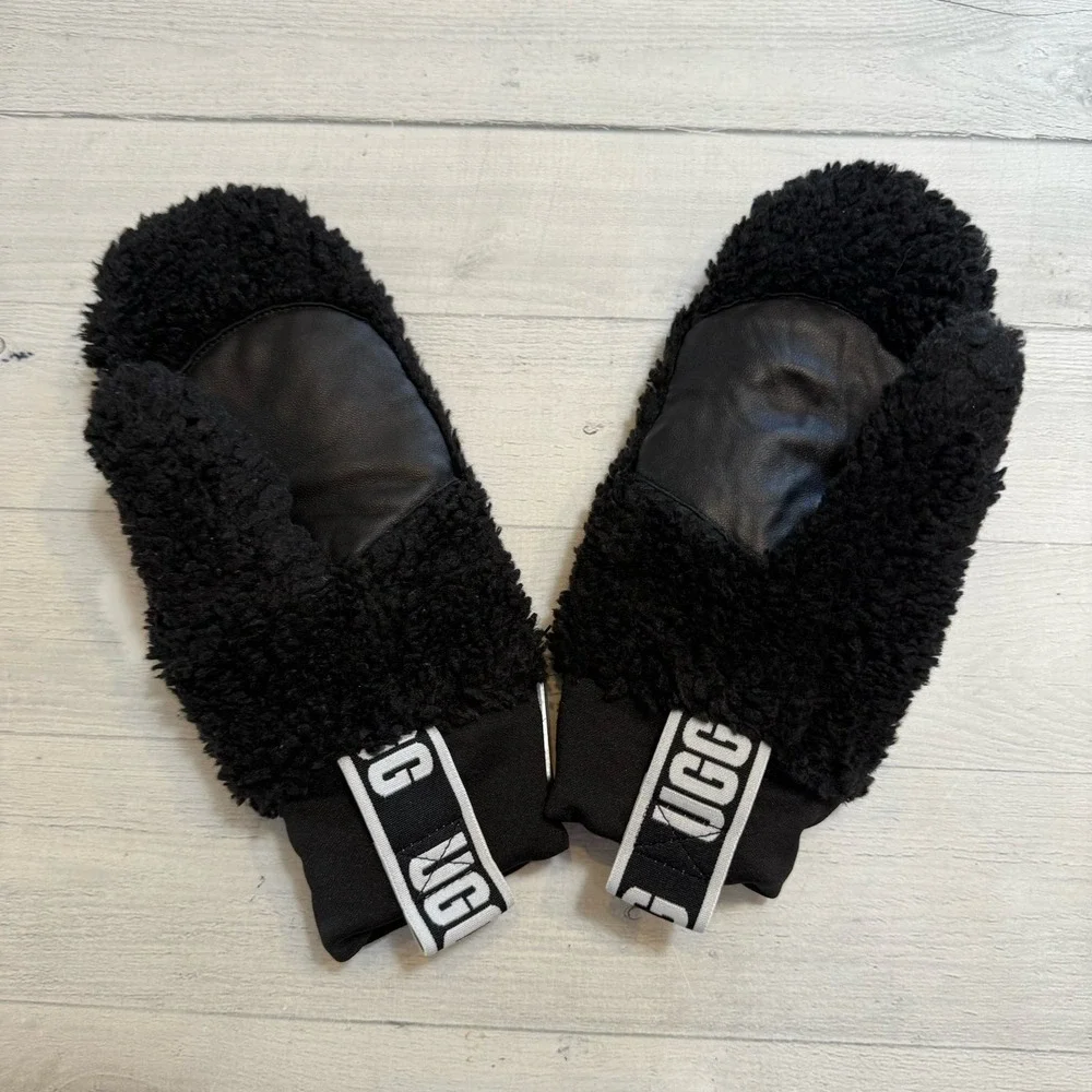 UGGfluff Mitten‎ With Logo Tape black womens L/XL